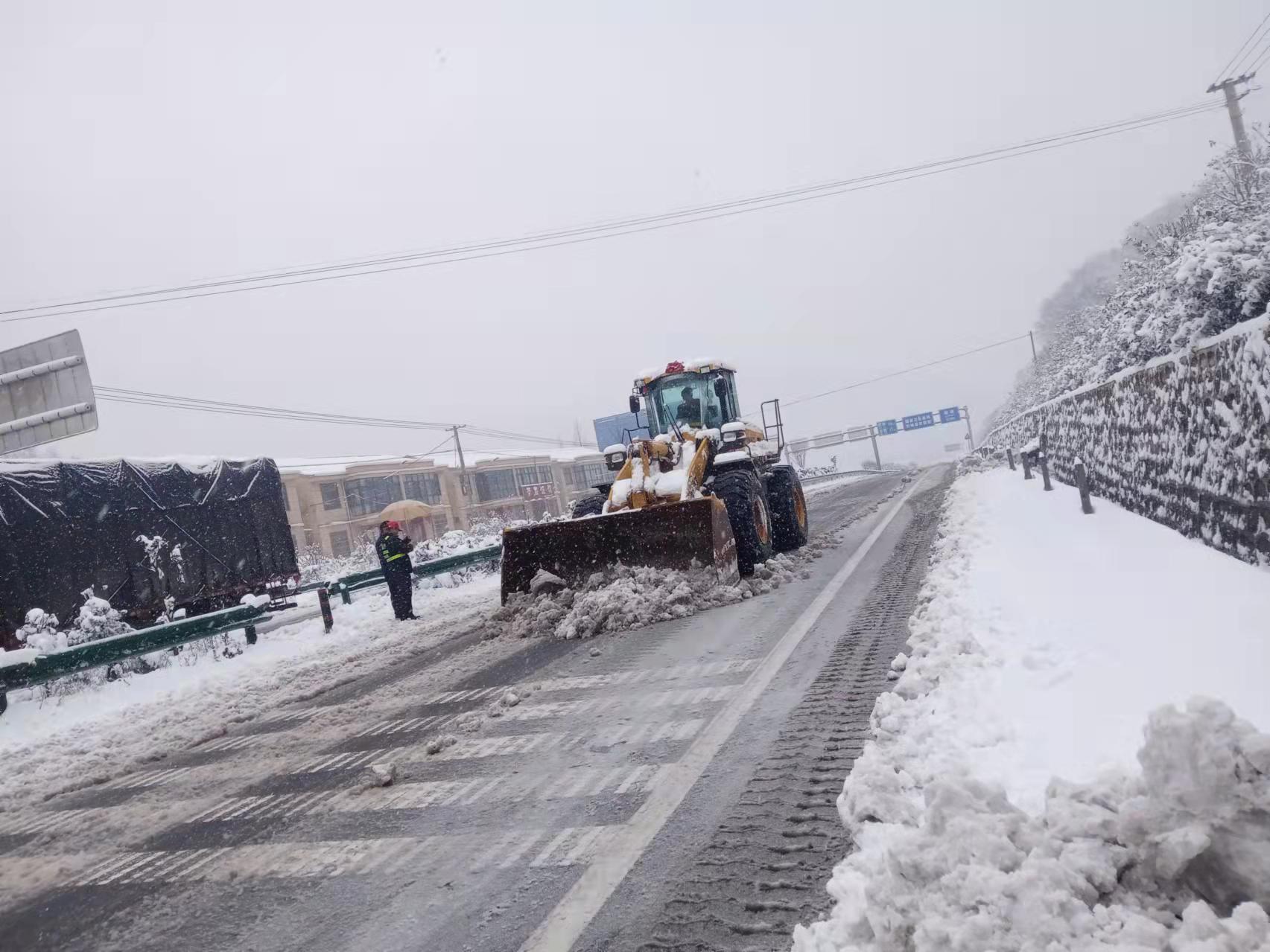 安徽水利桐城G206項目除雪保通.jpg